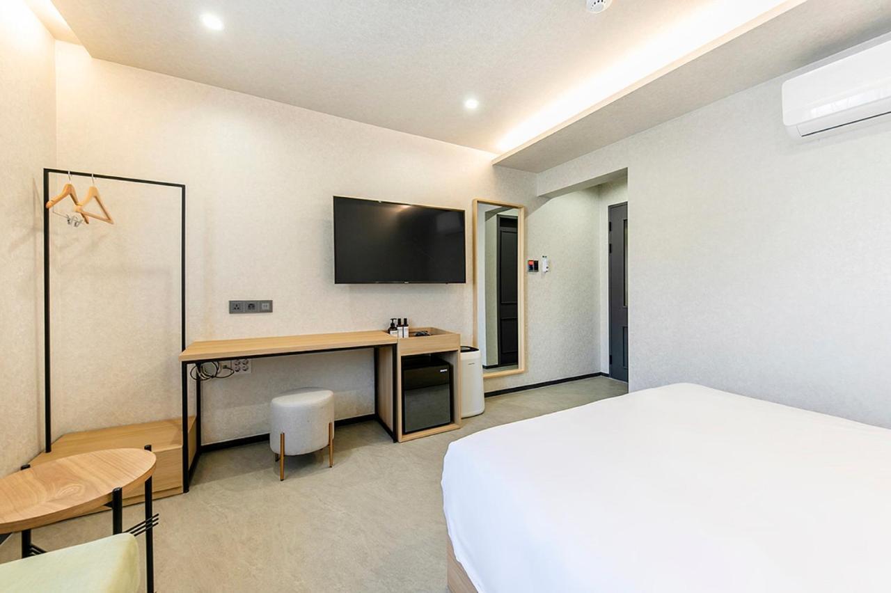 Hotel Yaja Gimhae Bagian luar foto