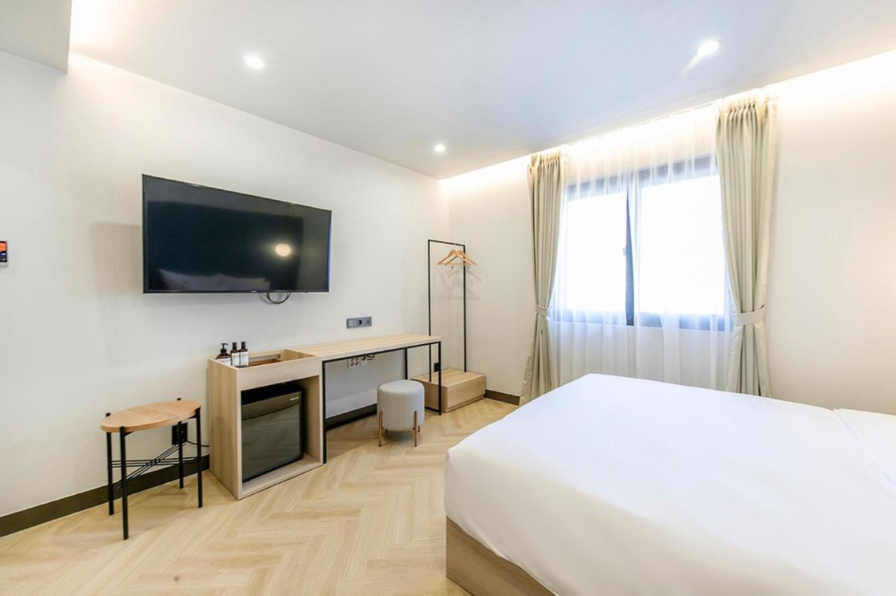 Hotel Yaja Gimhae Bagian luar foto
