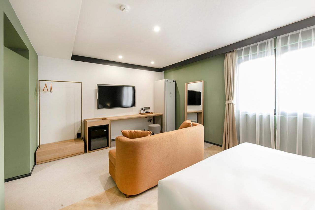Hotel Yaja Gimhae Bagian luar foto