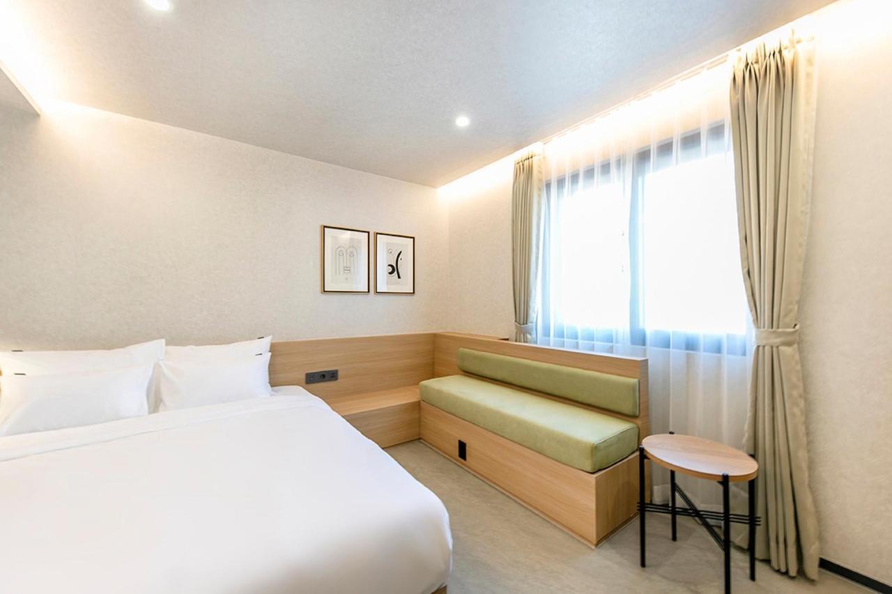 Hotel Yaja Gimhae Bagian luar foto