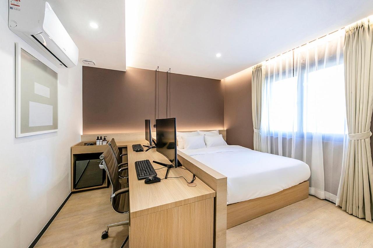 Hotel Yaja Gimhae Bagian luar foto