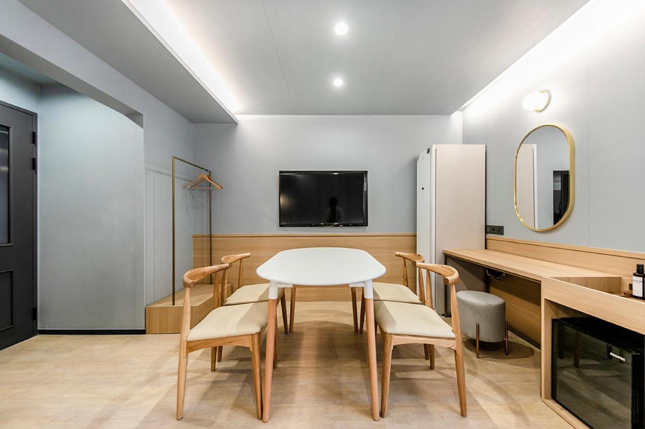 Hotel Yaja Gimhae Bagian luar foto