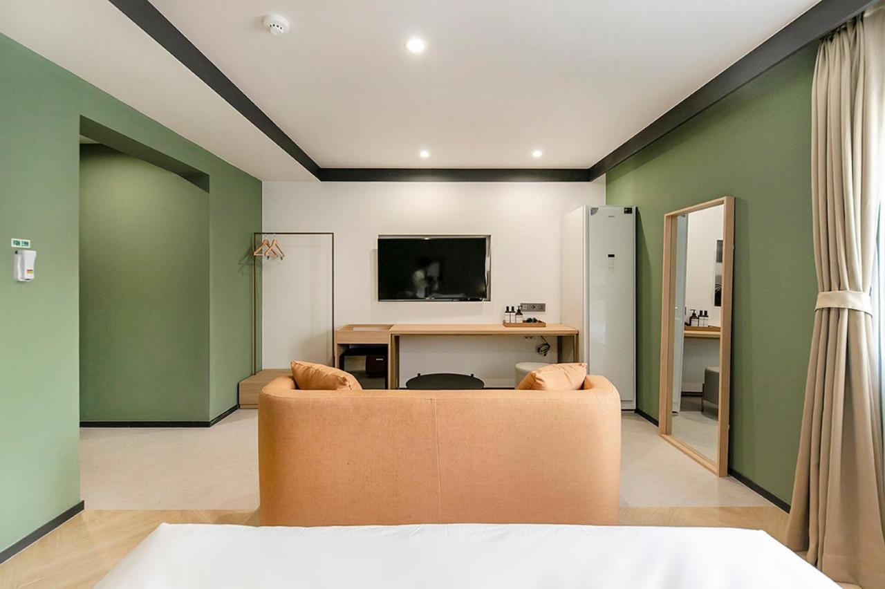 Hotel Yaja Gimhae Bagian luar foto