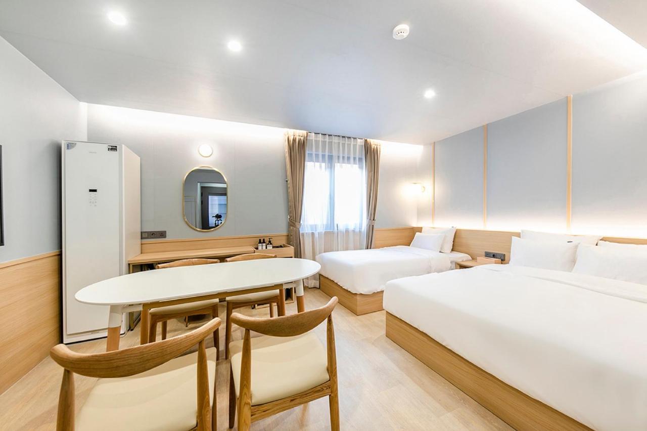 Hotel Yaja Gimhae Bagian luar foto