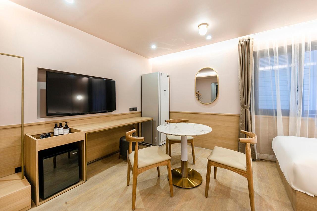 Hotel Yaja Gimhae Bagian luar foto