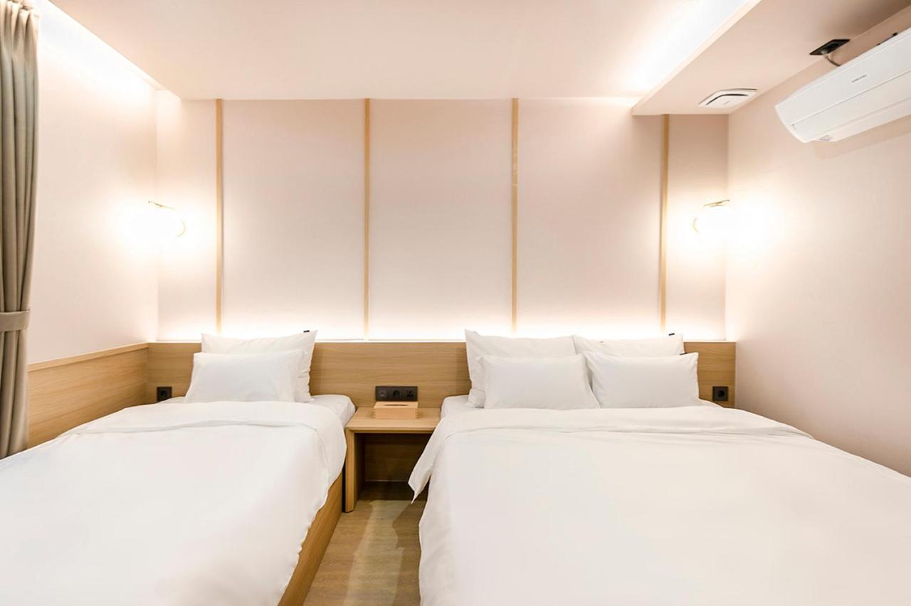 Hotel Yaja Gimhae Bagian luar foto