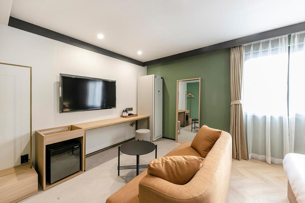 Hotel Yaja Gimhae Bagian luar foto