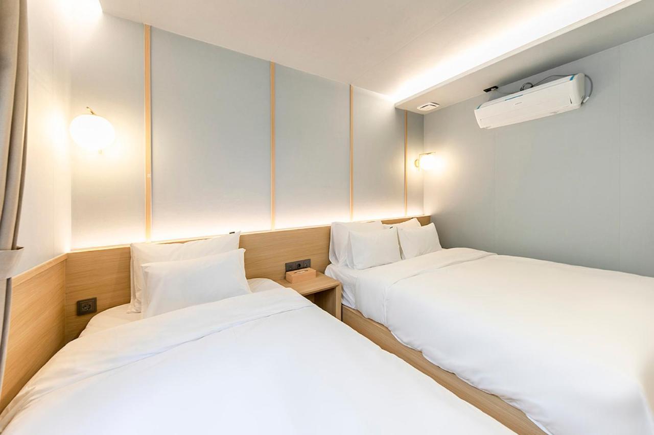 Hotel Yaja Gimhae Bagian luar foto