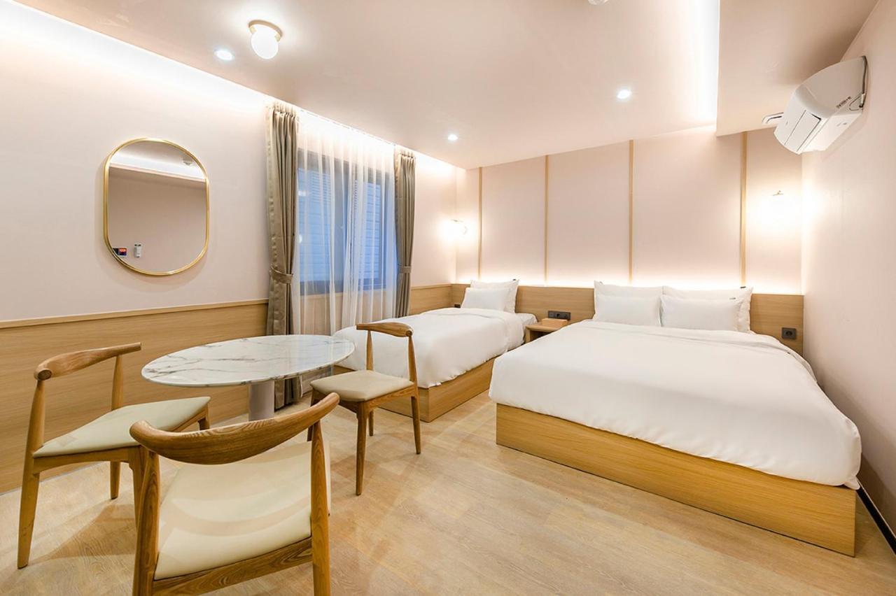 Hotel Yaja Gimhae Bagian luar foto