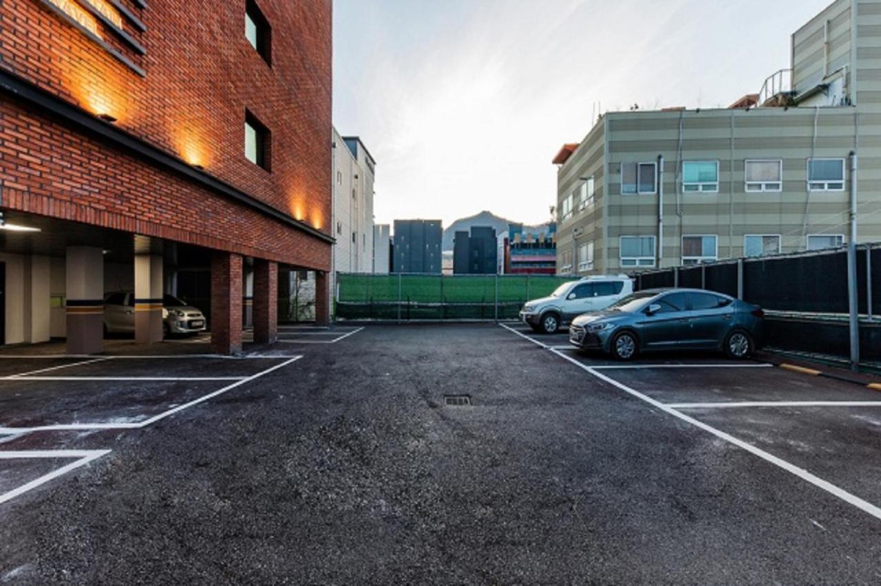 Hotel Yaja Gimhae Bagian luar foto