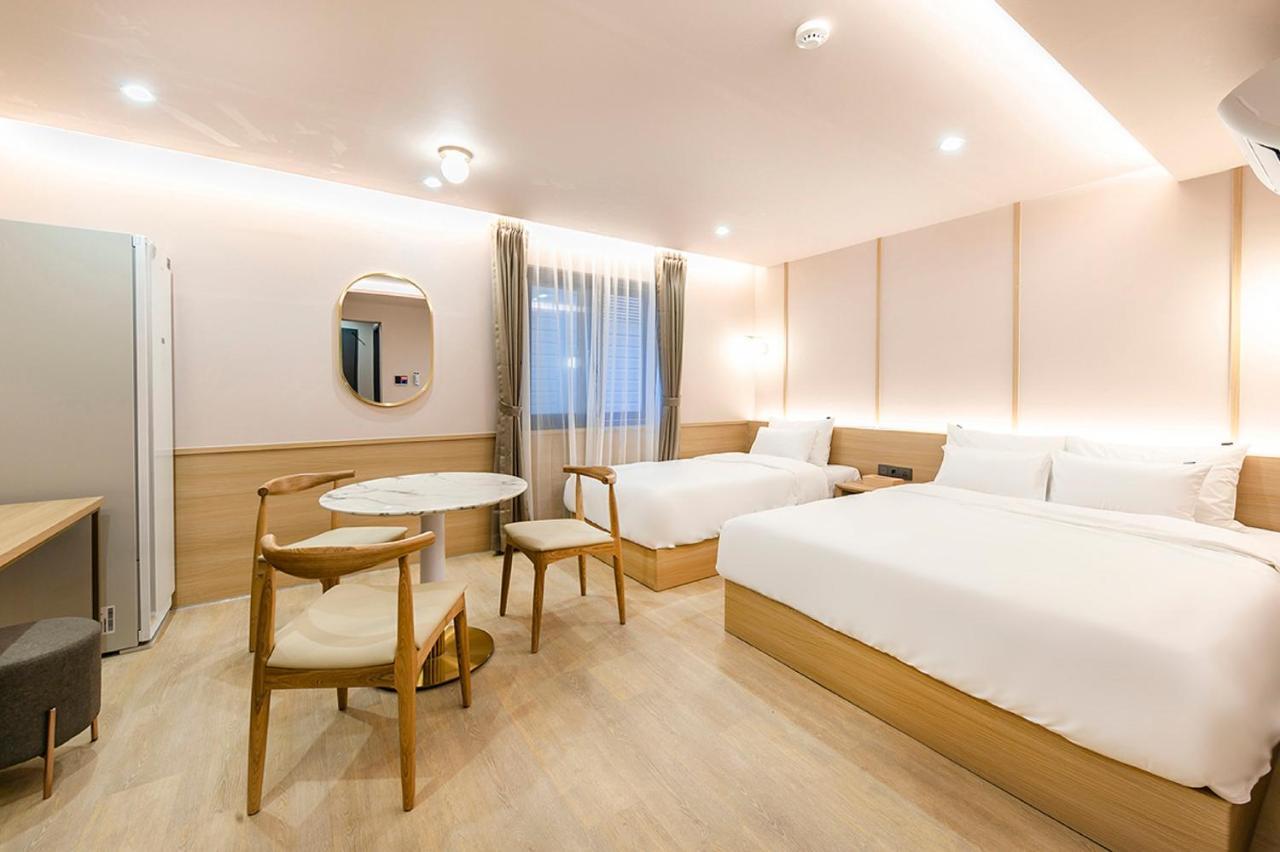 Hotel Yaja Gimhae Bagian luar foto