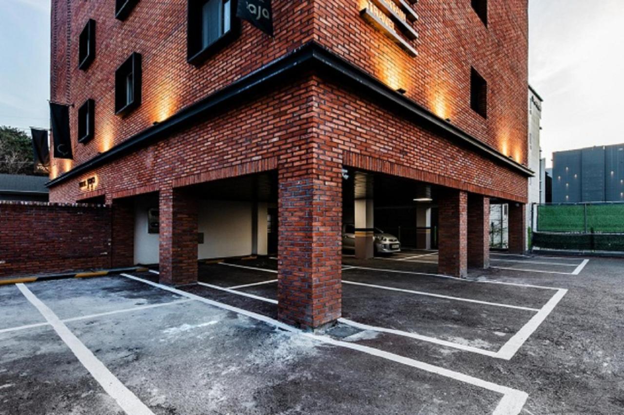 Hotel Yaja Gimhae Bagian luar foto