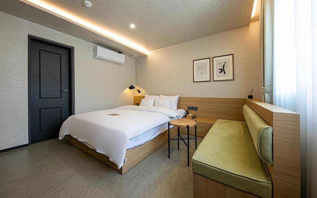 Hotel Yaja Gimhae Bagian luar foto